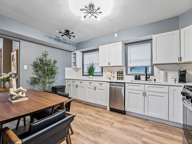 512 Catherine St — Photo 4