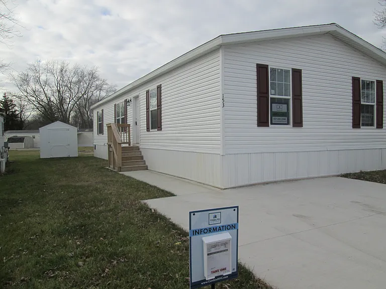 153 Hawthorne Dr — Photo 7