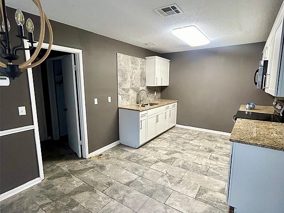 4th image of 4079 Malabar Rd