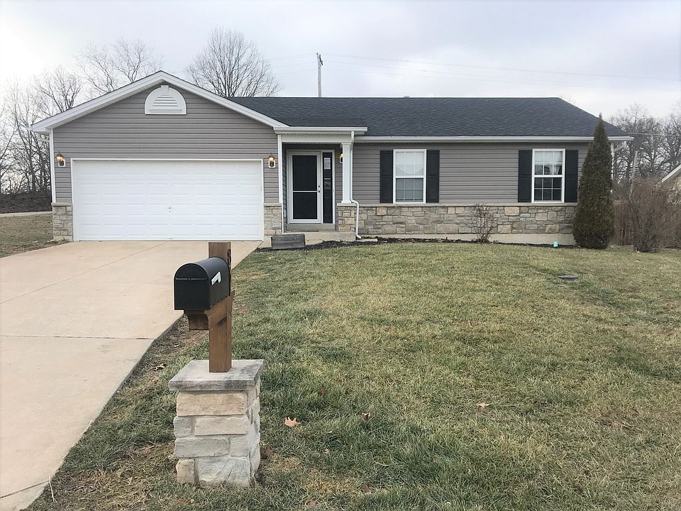 1st image of 85 Cuivre River Dr