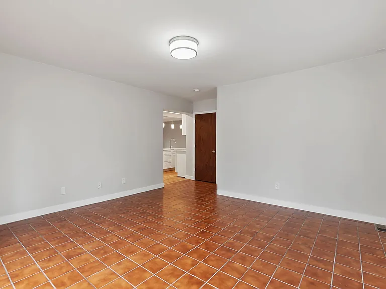 4210 Balsam St — Photo 13