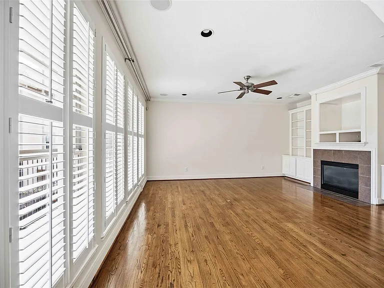 1306 Cohn St — Photo 8