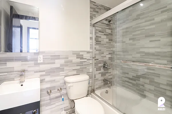 Rented by REZI | media 18