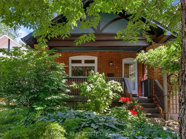 247 Gainsborough Rd, Toronto, ON M4L 3C7