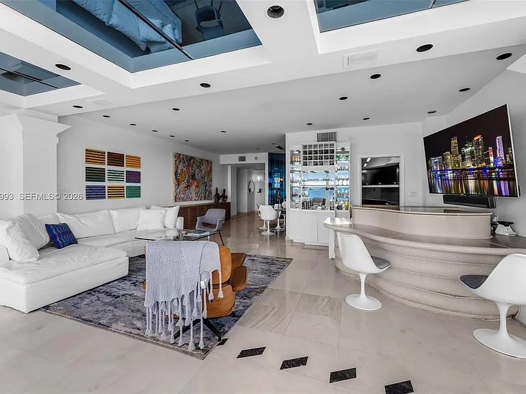 4925 Collins Ave #11E — Photo 7