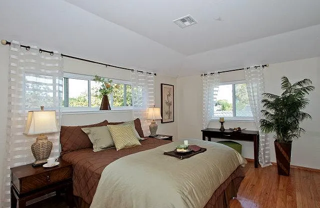 607 Bancroft St — Photo 8