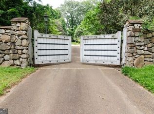 2100 W Wesley Rd NW, Atlanta, GA 30327