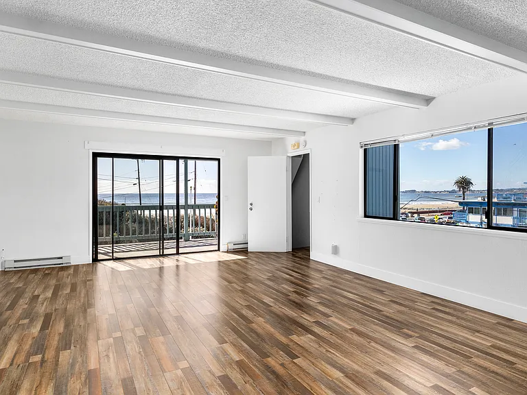 138 Marina Ave #D — Photo 9