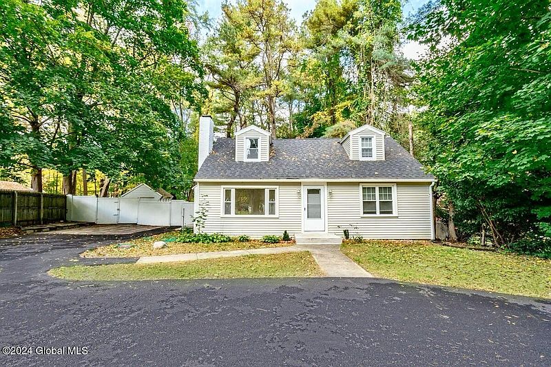 2nd image of 90 Willow Street