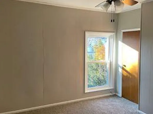 808 Pine St #A, Manitowoc, WI 54220