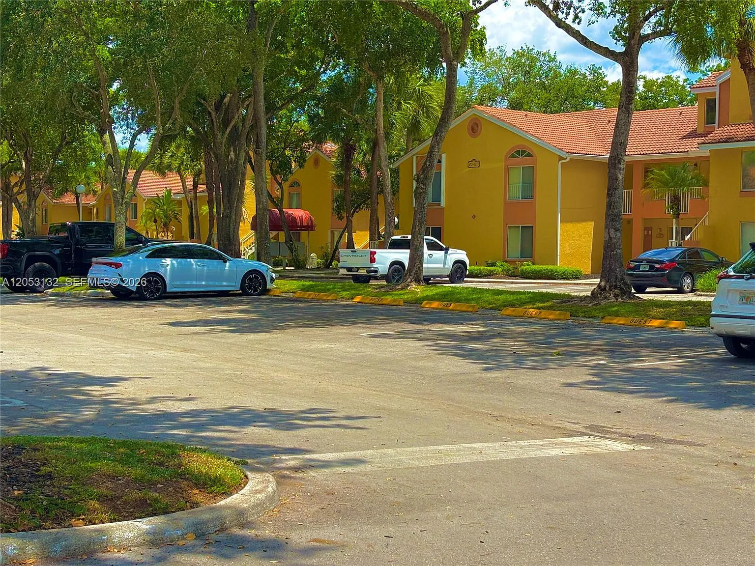 Napoli Gardens At Coral S — Photo 4