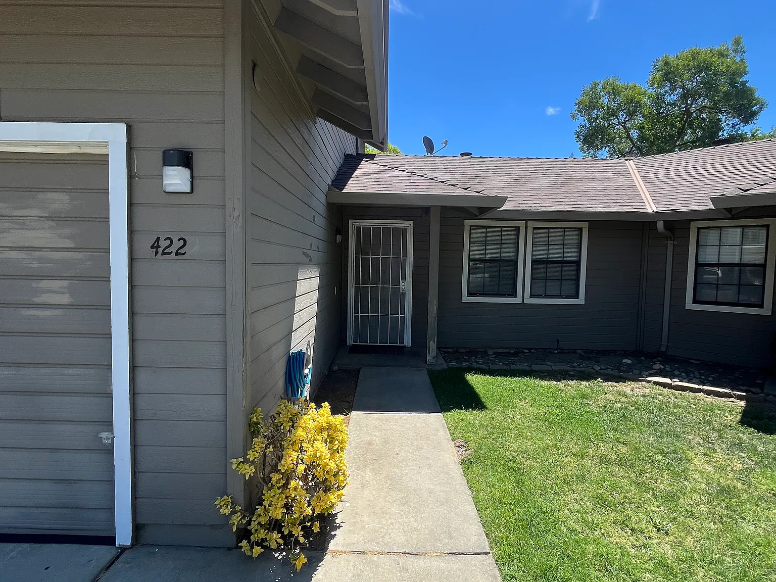 3 bed, 2.5 bath, 1266 sqft, $2,350 — Photo 3
