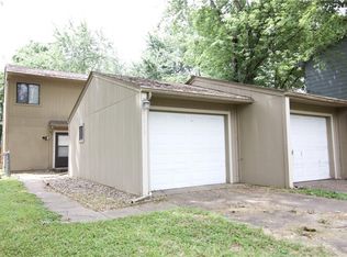 1851 E Creston Ave, Des Moines, IA 50320