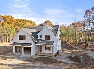 28 Chestnut St, Hudson, MA 01749