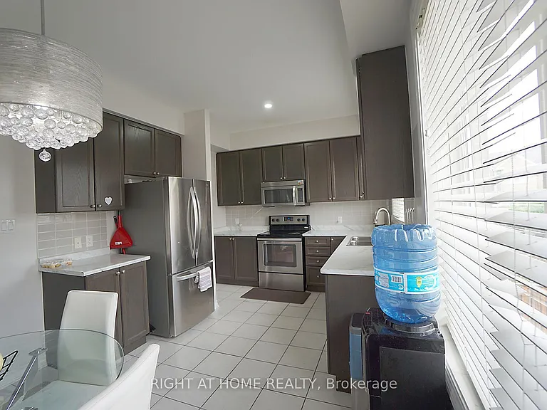 15 Magdalene Cres — Photo 13