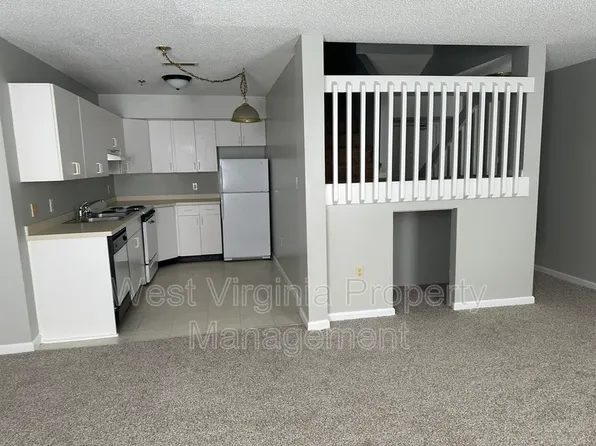 104 N 8th St APT 204, Princeton, WV 24740