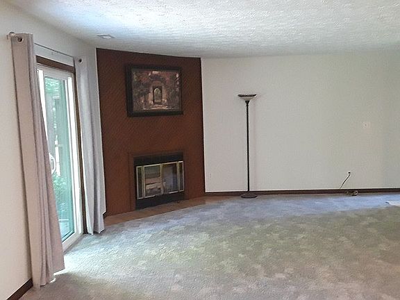 5th image of 2047 Woodtrail Dr APT 38