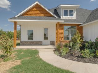 1900 Castle Dr, Guthrie, OK 73044