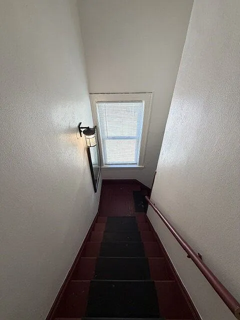 4 bed, 2.0 bath, 1700 sqft, $2,495 — Photo 4