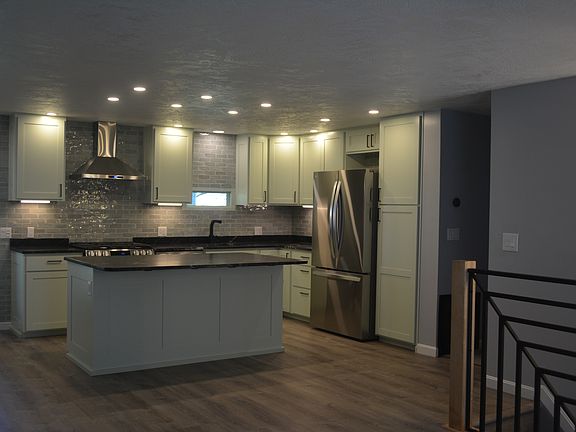 3rd image of 1413 Ivywood Dr