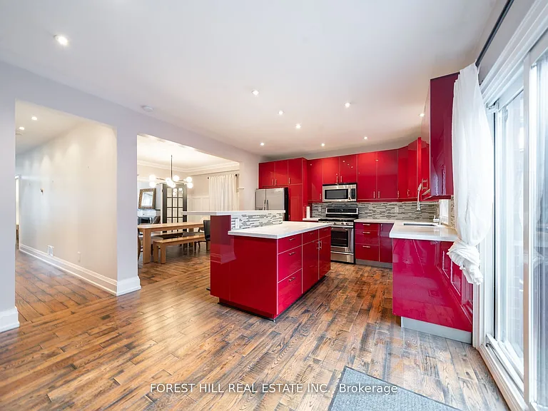 6 Aberdeen Ave — Photo 10