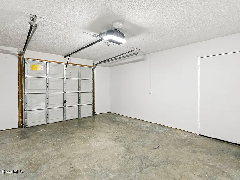 4304 Spirea Dr #B — Photo 20