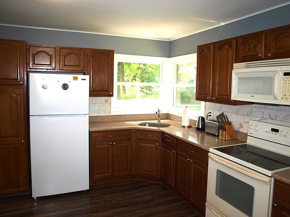 4th image of 37052 N Capillo Ave