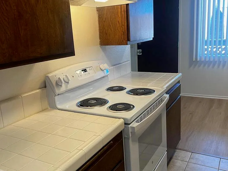 1132 E Meta St #5 — Photo 10