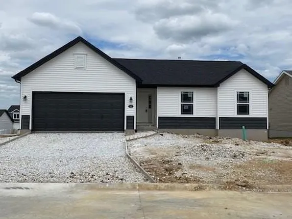 513 Lakewood Dr, Moscow Mills, MO 63362