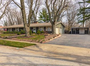 609 Northway Ln, Bloomington, IL