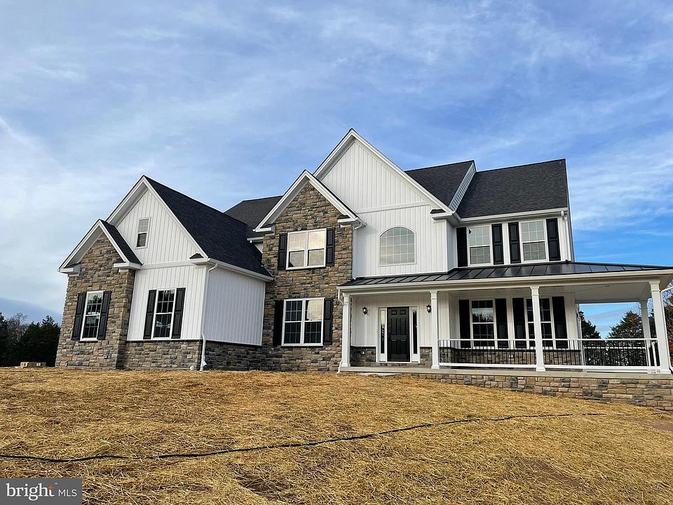 1st image of 73 Ruth Ave