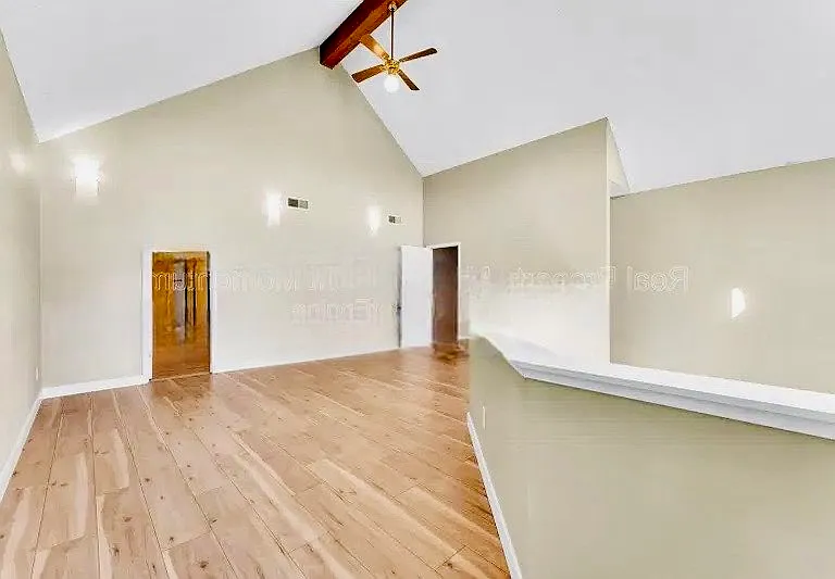 930 E Primrose St #4 — Photo 1