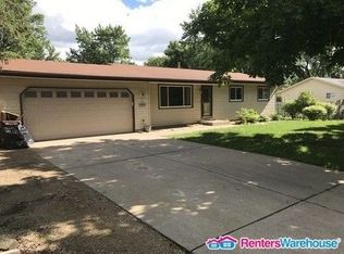 3401 Canterbury Dr, Bloomington, MN 55431