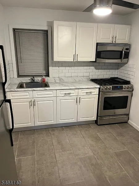 1 bed, 1.0 bath, 700 sqft, $2,000 — Photo 3