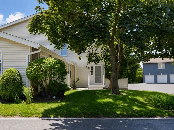 188 Kendall Ct Unit D, Bloomingdale, IL 60108