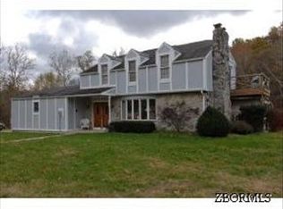 1880 Gilbert Rd, Zanesville, OH 43701