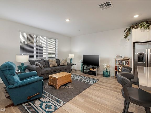 5th image of 1548 Maria Crossing Ave