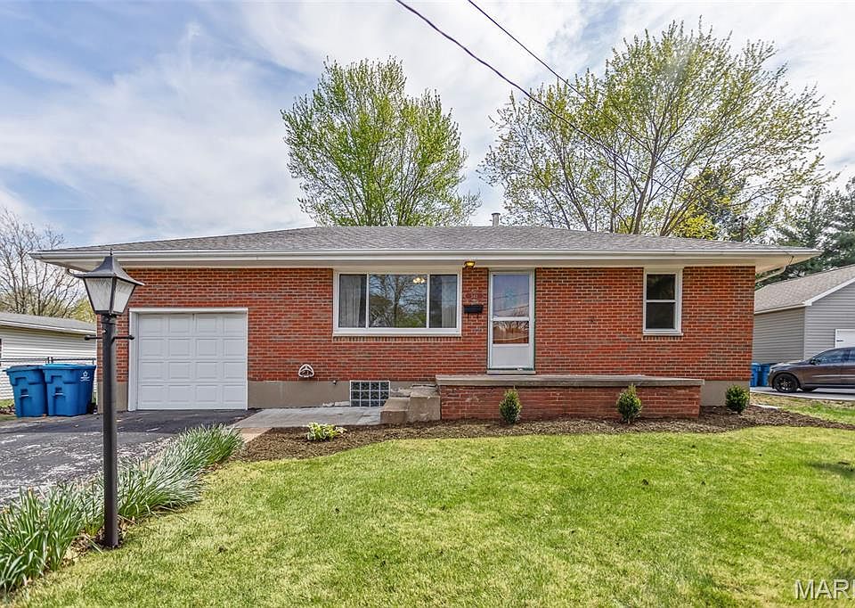 1st image of 340 Ruth Ave
