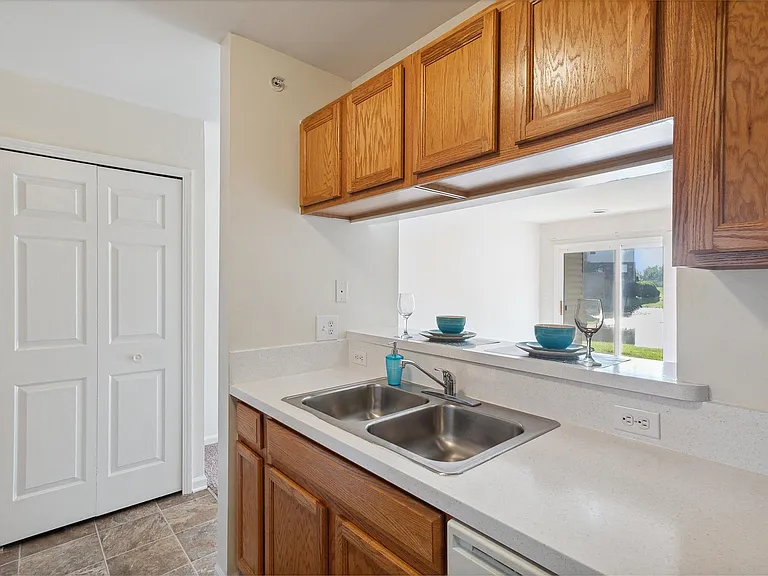 Two Bedroom B - 2 Bed / 2 Bath - 865 Sq.Ft.