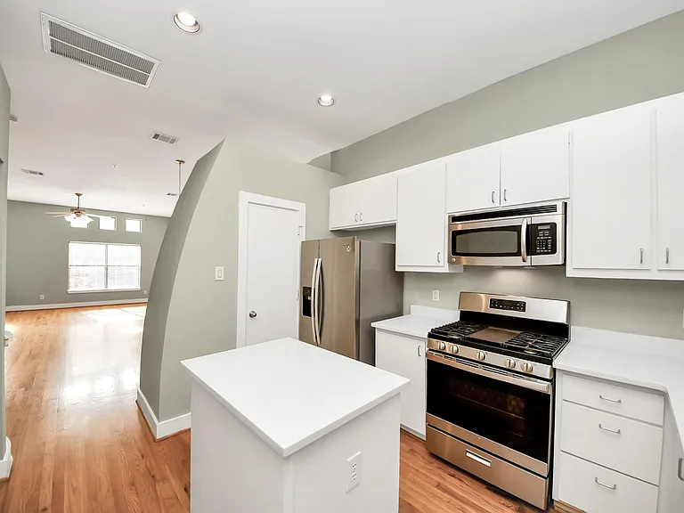 8715 Meadowcroft Dr #404 — Photo 12