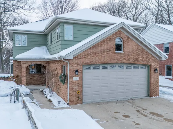 82 Cherry Ct, Appleton, WI 54915