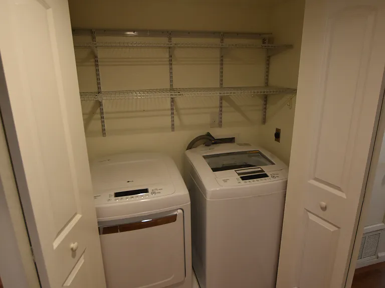 675 Sharon Park Dr #147 — Photo 5