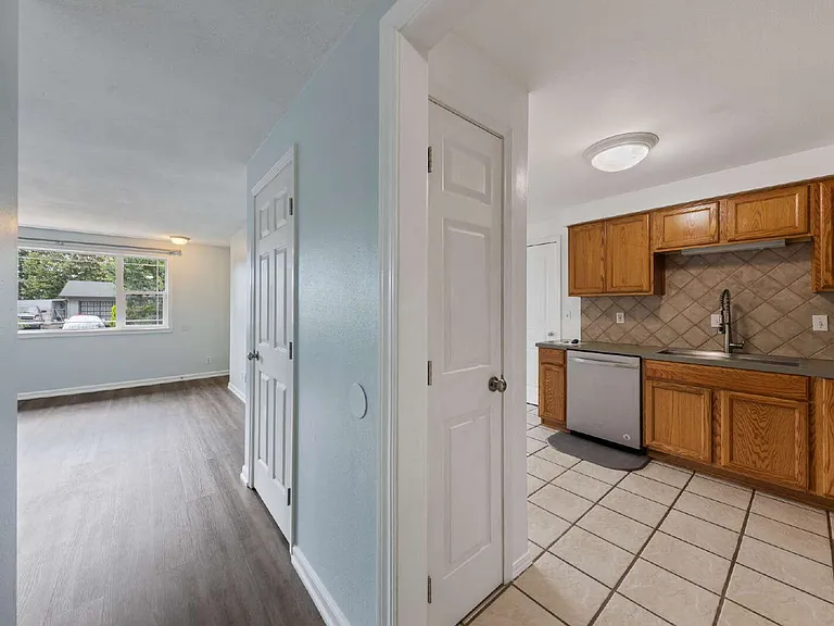 1270 N Adams St — Photo 9