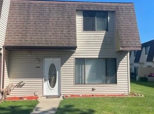 6061 Pennsylvania Dr, Merrillville, IN 46410