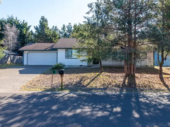 2400 Coastal Highlands Dr, Florence, OR 97439