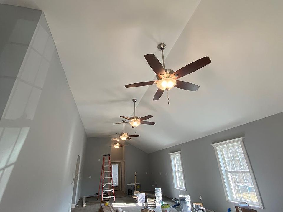 2nd image of 122 N Buckingham Ave