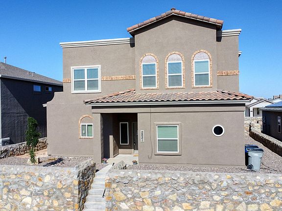 3rd image of 2821 Maria Casas St