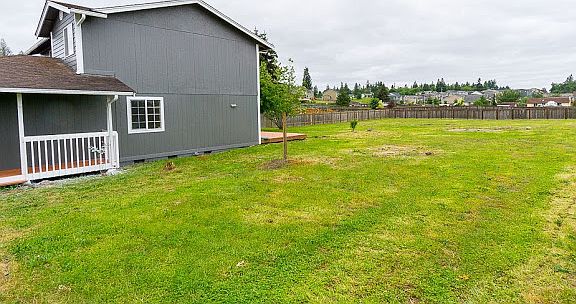 4th image of 18610 25th Ave E