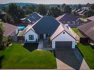 3073 Greenwich St, Springdale, AR 72764