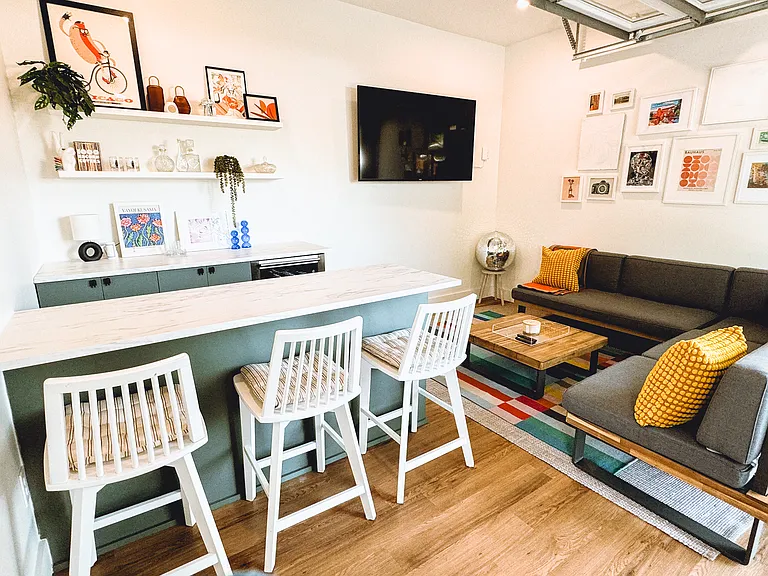 Detached bonus space